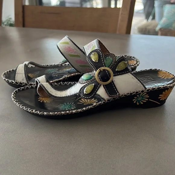 Gently worn womens size 35 L’Artiste sandals - Picture 2 of 5